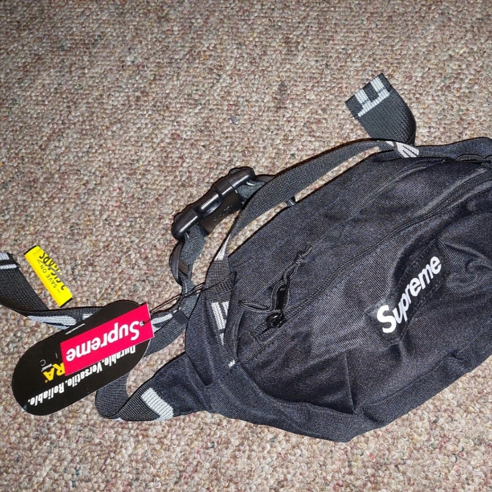 Supreme ss18 fanny pack